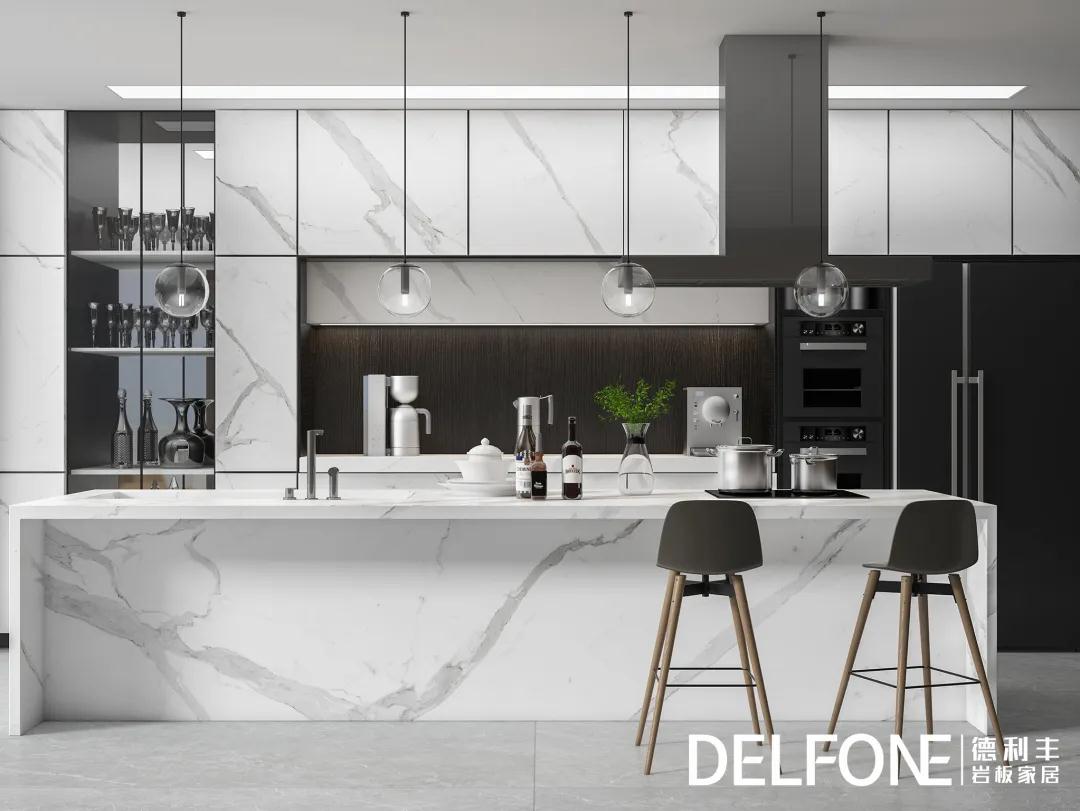 照進(jìn)現(xiàn)實(shí)的《三十而已》，為何如此火爆