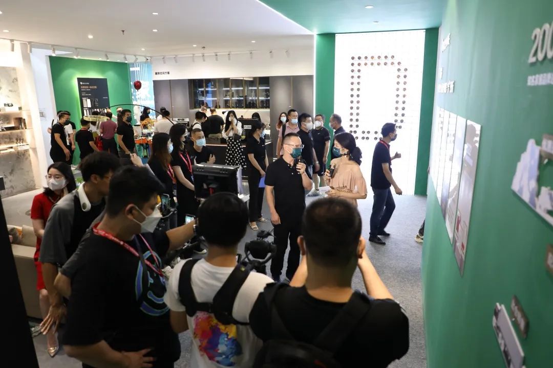 實(shí)力綻放 巖領(lǐng)未來(lái) | 德利豐X2022廣州建博會(huì)圓滿收官！(圖5)