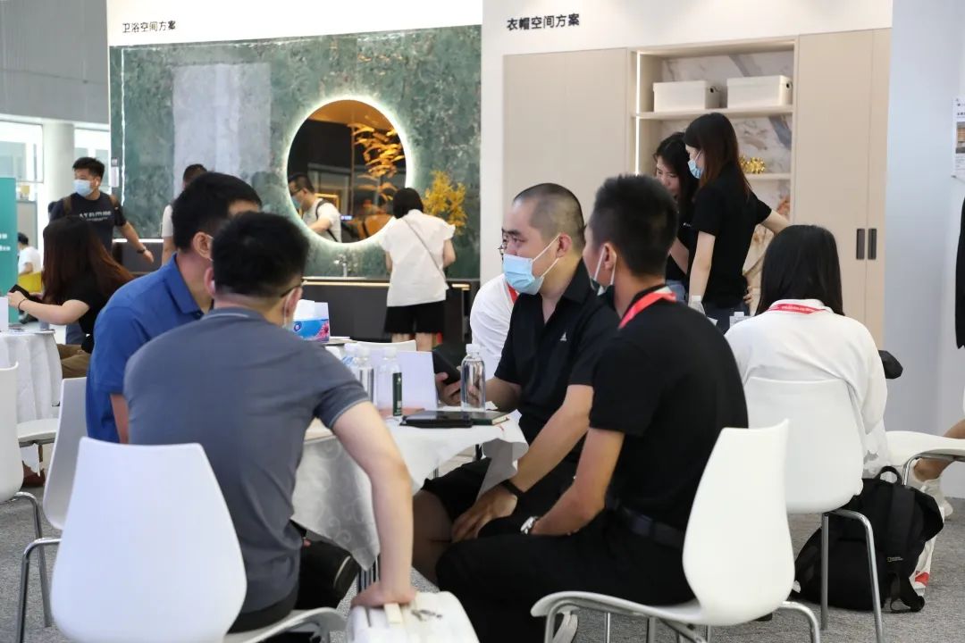 實(shí)力綻放 巖領(lǐng)未來(lái) | 德利豐X2022廣州建博會(huì)圓滿收官！(圖10)