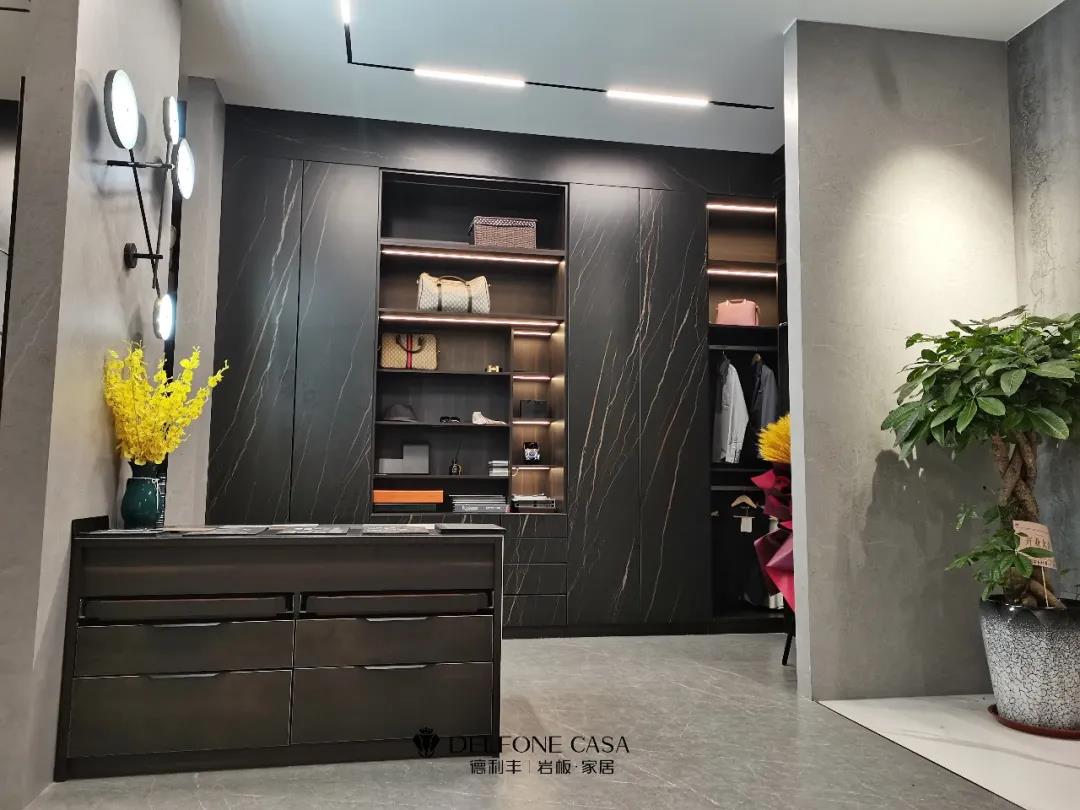 探店速遞 | 德利豐滕州巖板展館，呈現(xiàn)獨(dú)特空間美感(圖6)