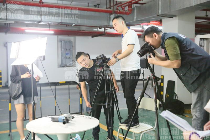 【揭秘】德利豐大巖板鋪貼視頻花絮，速速圍觀(圖2)