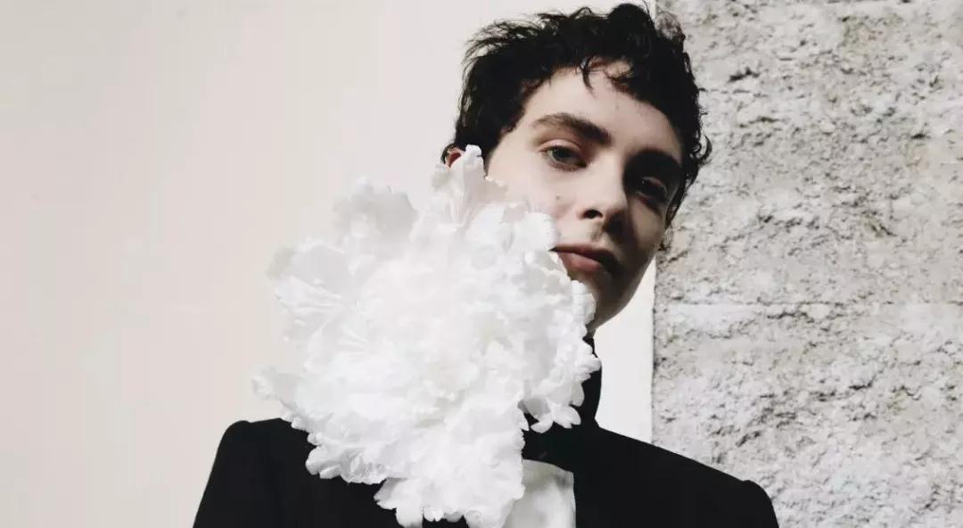 黑白灰控必看！下一個時尚icon就是你(圖2)