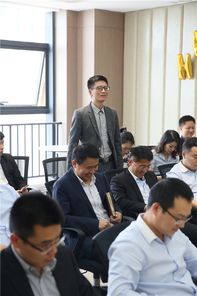 “凝聚力量，共創(chuàng)輝煌”德利豐家居月度總結(jié)暨(圖10)