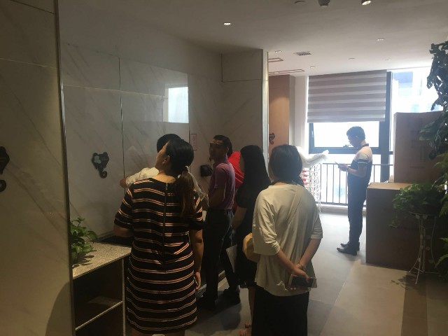 建材行業(yè)專家組團(tuán)參觀德利豐家居，探討巖板發(fā)(圖7)