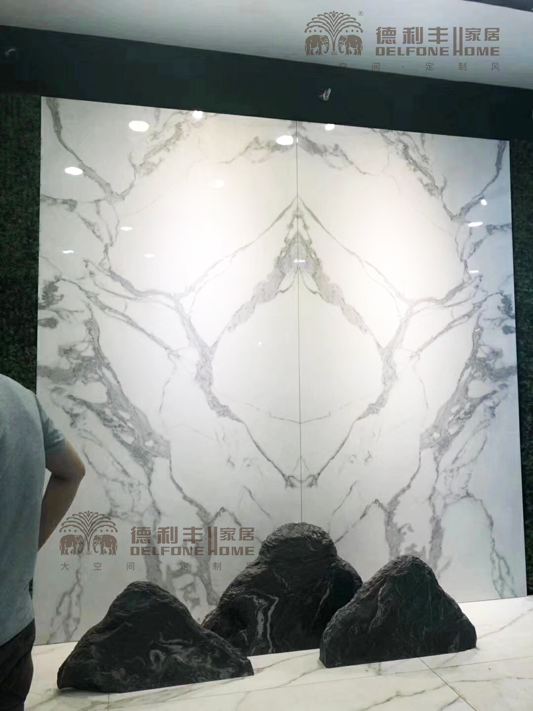 大巖板應(yīng)用案例|輕松駕馭高顏值，巖板墻面玩出(圖3)