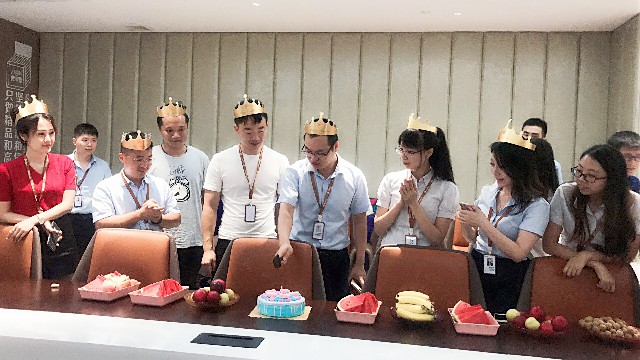 德利豐家居7月總結(jié)會暨員工生日會凝心聚力，為(圖2)