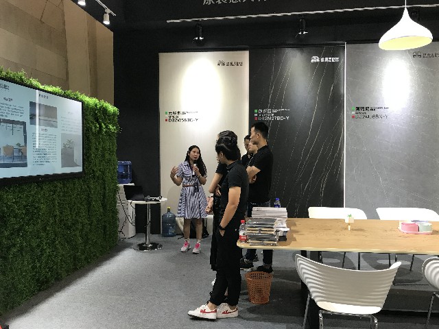 引領(lǐng)行業(yè)大風(fēng)尚—德利豐家居霸氣亮相上海設(shè)計(圖11) 引領(lǐng)行業(yè)大風(fēng)尚—德利豐家居霸氣亮相上海設(shè)計(圖11)