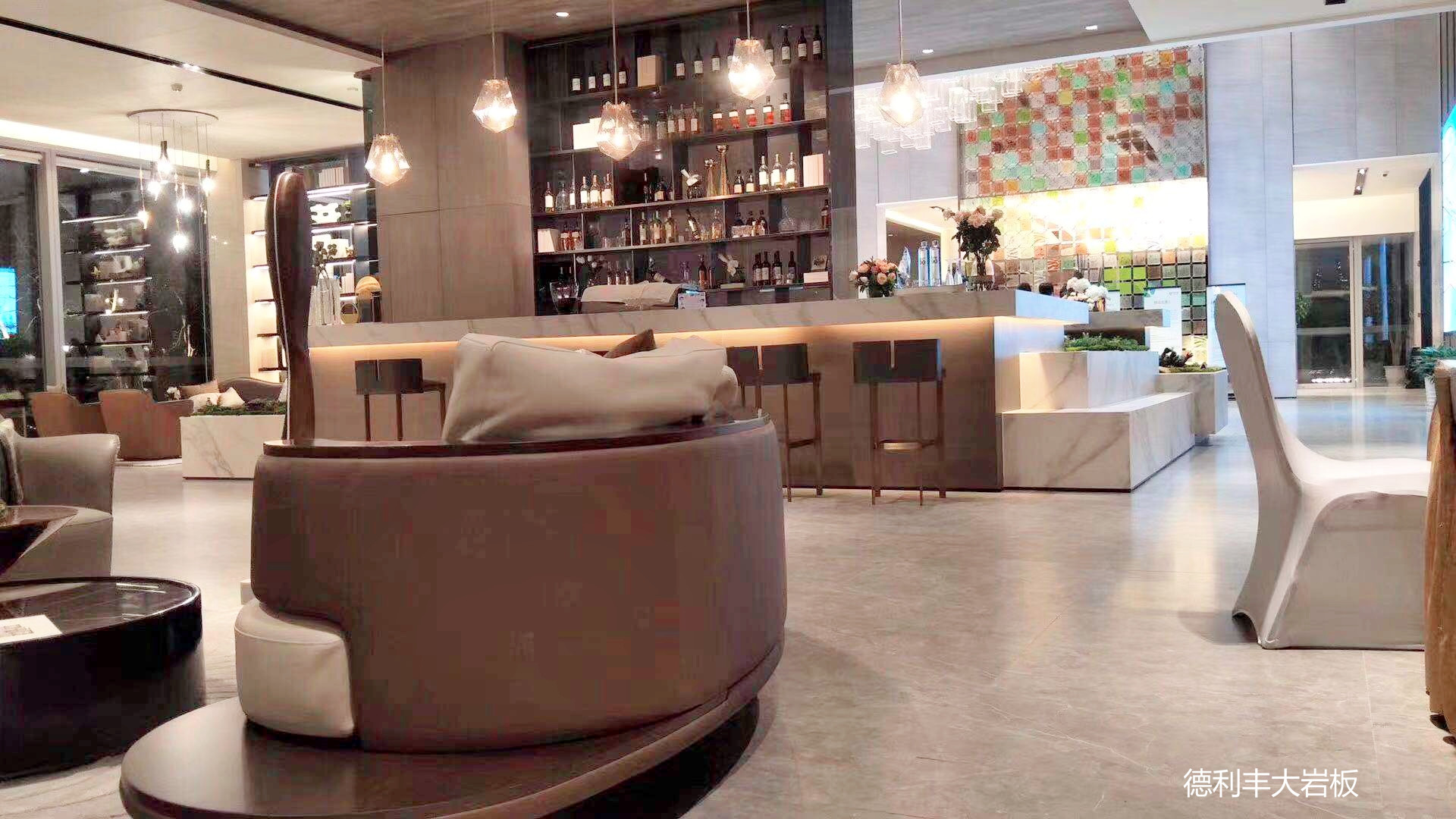 德利豐大巖板助力綠城集團打造“藝術館式”售(圖4)