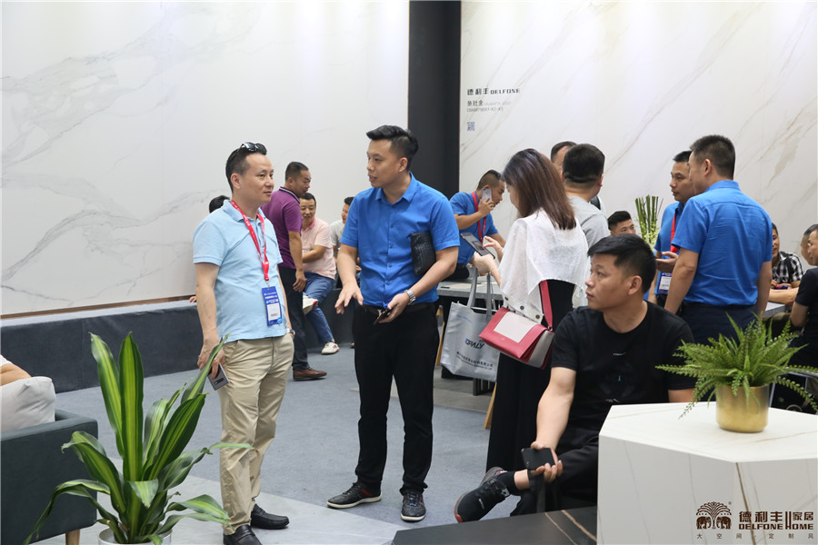 熱度持續(xù)飆升！行業(yè)協(xié)會領導對德利豐大巖板贊(圖7)