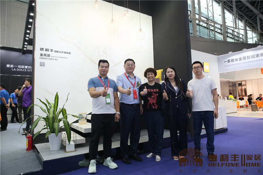 熱度持續(xù)飆升！行業(yè)協(xié)會領導對德利豐大巖板贊(圖12)