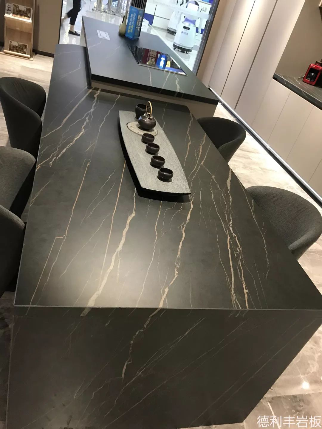 為何大家說：一種叫德利豐巖板，一種叫其他巖(圖10)